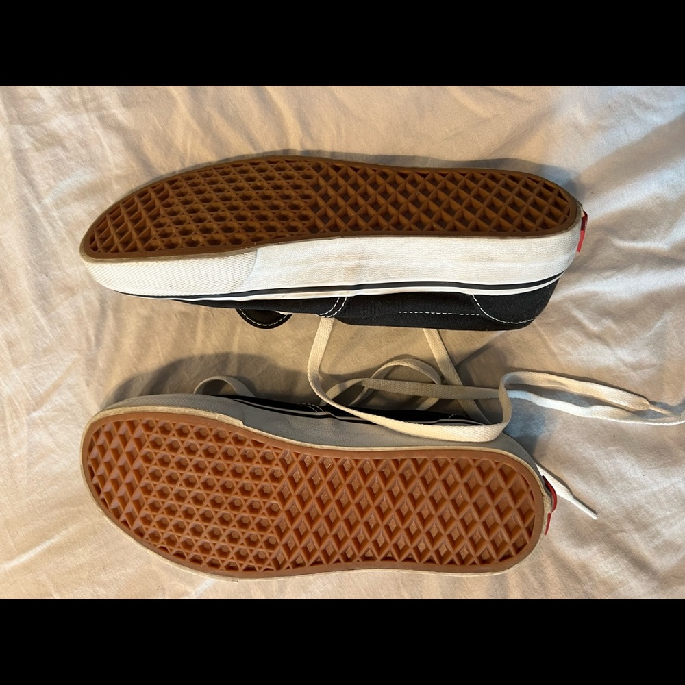 Vans - Picture 3 of 4